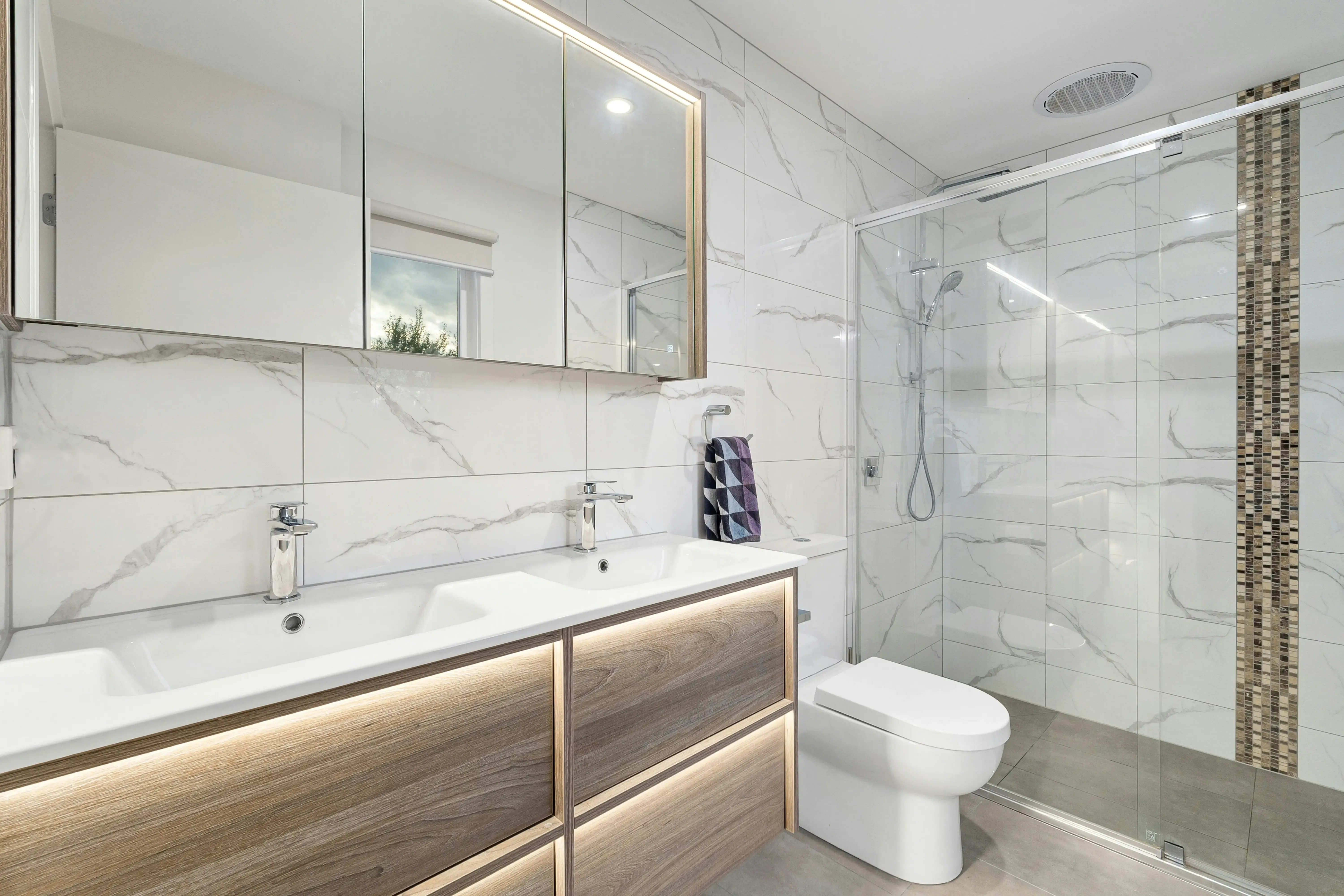 Iluminación atractiva en baños